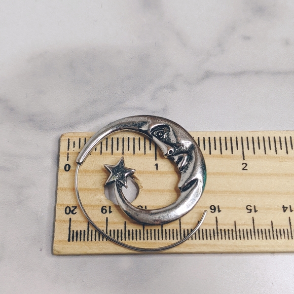 Moon face threader earrings - Picture 4 of 4